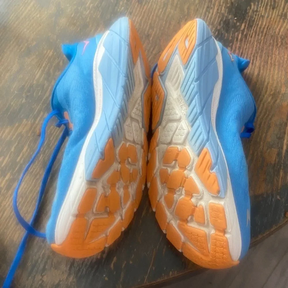 Hoka Arahi 6 WIDE Sneakers.Women Sz 9.5
